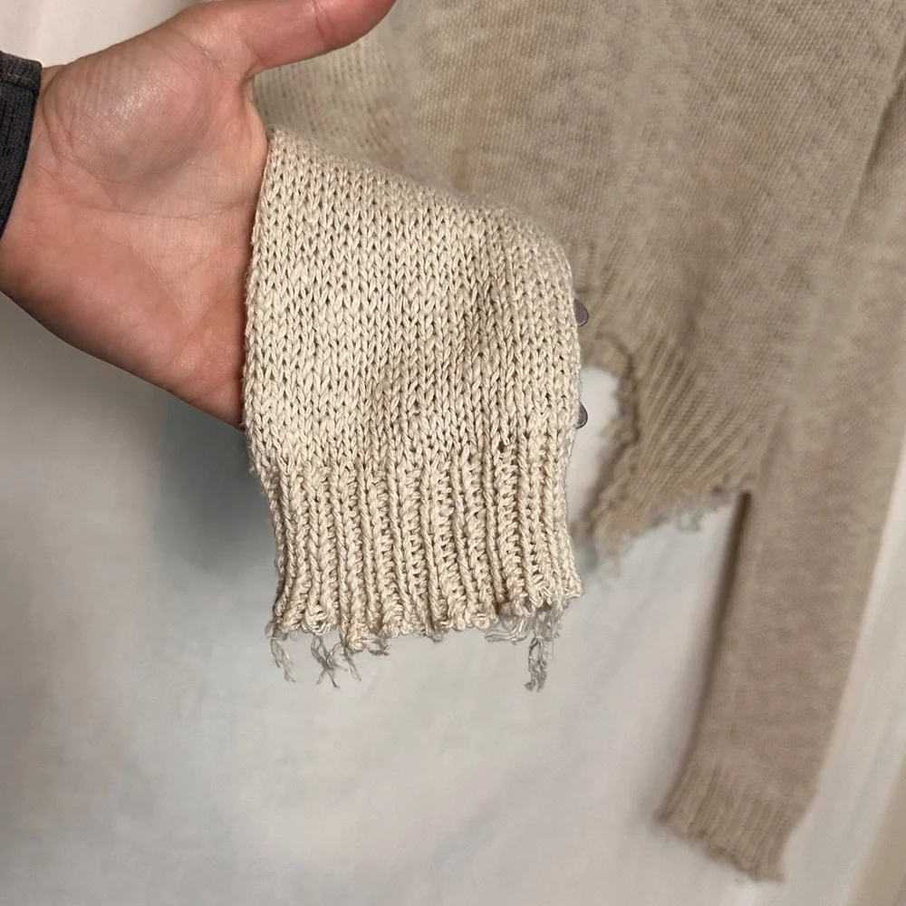 3/$20 💥‎ Blank Paige Oversized Relaxed Fit Sweater Distressed Cream Frayed Knit